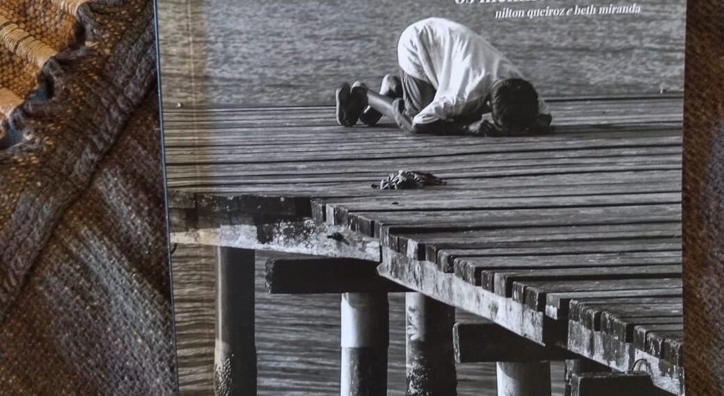 SÃO JOÃO DA BOA VISTA | Jornalistas lançam livro fotográfico “Os Meninos e os Siris”