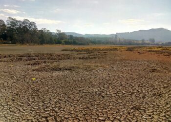 POÇOS DE CALDAS | Sem chuva nos últimos dias, pontos da Represa Bortolan viram deserto