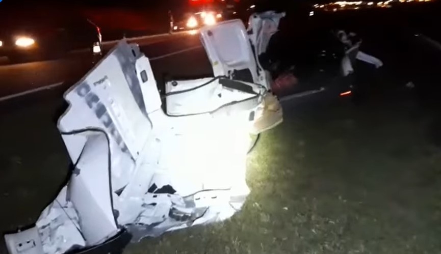 MOCOCA | Fiorino fica destruída em acidente na SP 340 e motorista sai ileso
