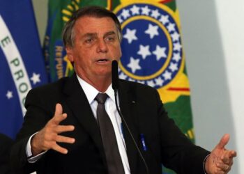 BRASIL | Com obstrução intestinal, Bolsonaro poderá passar por cirurgia