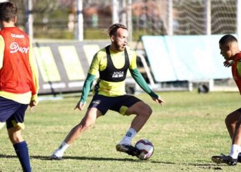 BRASILEIRÃO | Caldense viaja por 13h para tentar assumir liderança da Série D