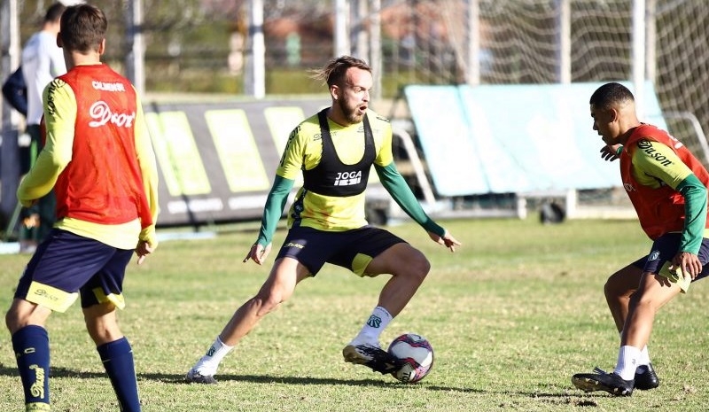 BRASILEIRÃO | Caldense viaja por 13h para tentar assumir liderança da Série D