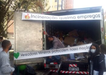 POÇOS DE CALDAS | Trabalhadores da reciclagem protestam contra edital que prevê “incineração do lixo”