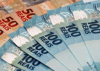 BRASIL | Governo adia pagamento do abono salarial para 2022