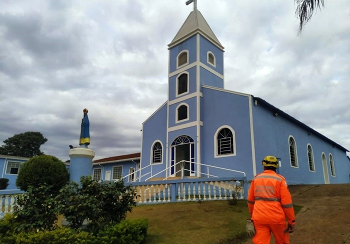 ÁGUAS DA PRATA | Incêndio em cozinha da Igreja Matriz é controlado pelos Bombeiros