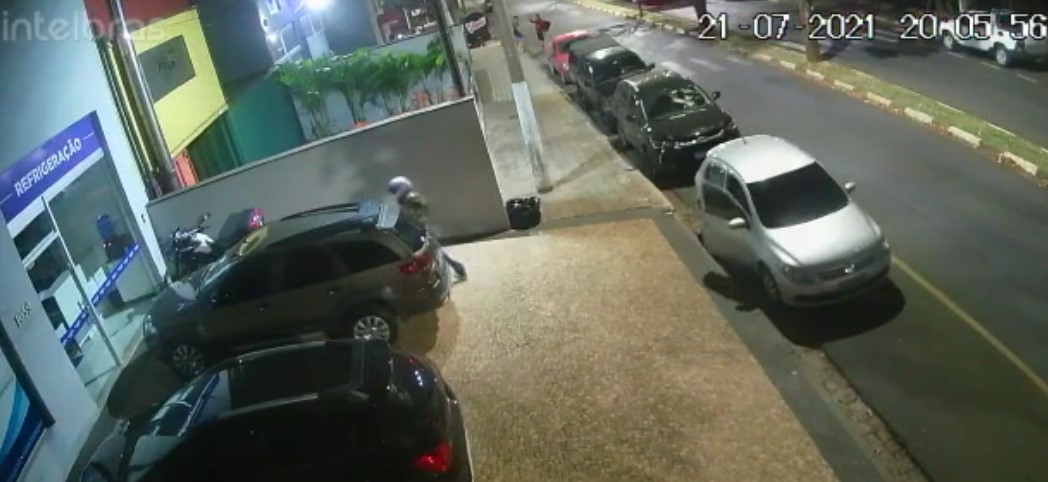 MOGI MIRIM | Homem tenta furtar moto e é impedido por PM de folga