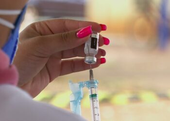 POÇOS DE CALDAS | Vacinação das pessoas com 37 anos segue neste sábado (31), até às 12h