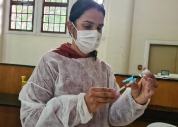 POÇOS DE CALDAS | Pessoas com 50 anos e profissionais do ensino superior com 30 serão vacinados