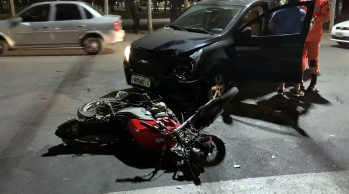 POÇOS DE CALDAS | Colisão deixa motociclista ferido no County Club