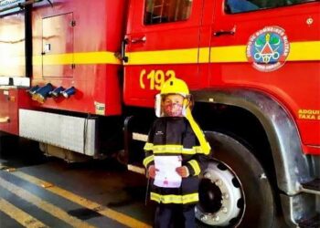 Garoto de 6 anos entrega ‘currículo’ aos bombeiros de Poços de Caldas
