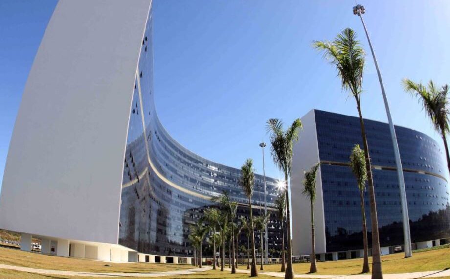 Salários do Estado serão pagos em novo banco e servidor pode antecipar abertura de conta