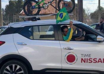 OLIMPÍADAS | Renato Rezende chega em Poços e faz carreata de agradecimento