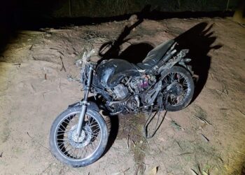 Motociclista tem parte da perna decepada após acidente
