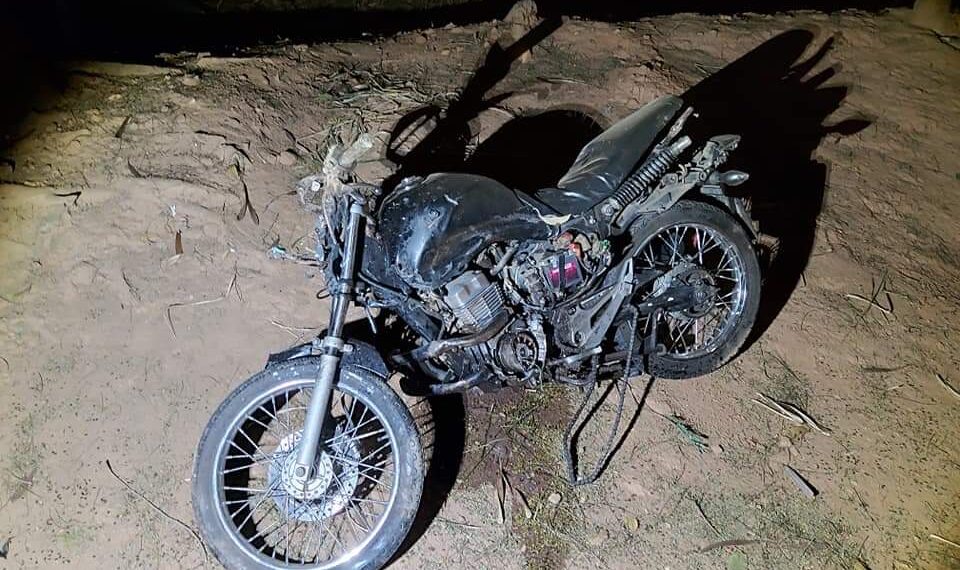 Motociclista tem parte da perna decepada após acidente