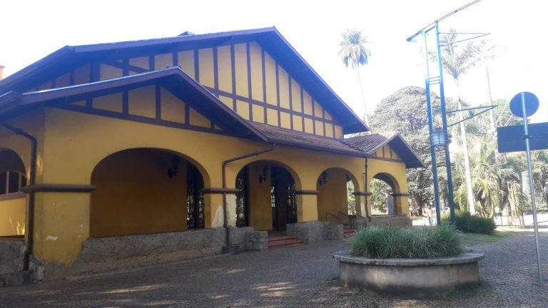 Começa neste sábado a vacinação das pessoas com 21 anos