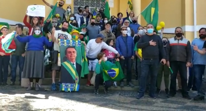 POÇOS DE CALDAS | Manifestantes fazem atos a favor de Bolsonaro e do voto impresso