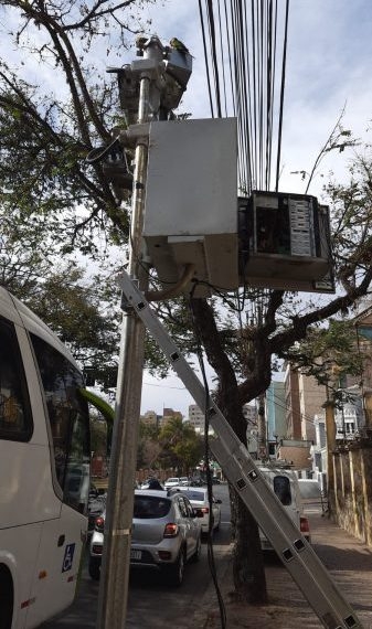 POÇOS DE CALDAS | Radar da Rua Junqueiras já multa quem furar sinal vermelho
