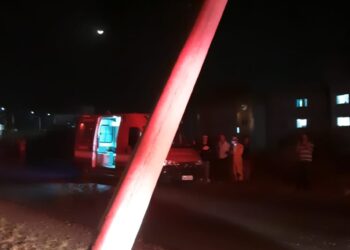 POÇOS DE CALDAS | Mulher fica ferida após bater carro em poste