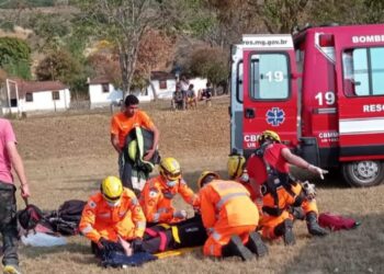 Piloto de voo livre sofre acidente durante pouso em Poços de Caldas
