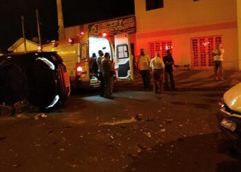 AGUAÍ | Motorista causa acidente ao fugir da polícia