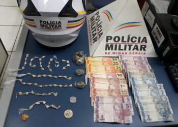 Suspeito joga droga no telhado, mas não escapa de ser preso por tráfico