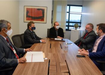 POÇOS DE CALDAS | Prefeito se reúne com TJMG para tratar da construção do novo Fórum