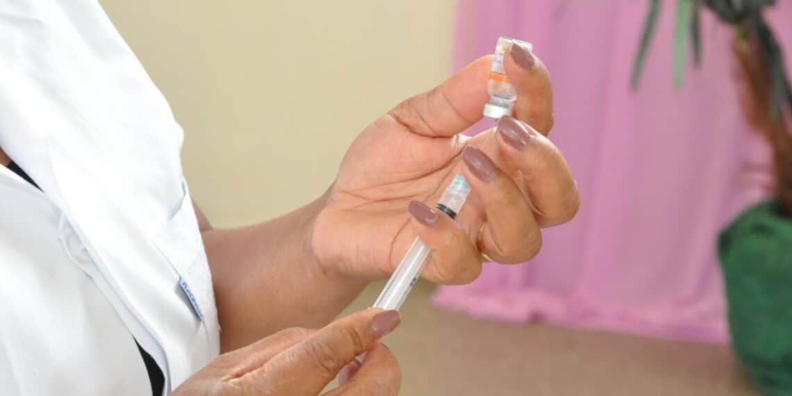 POÇOS DE CALDAS | Cidade atinge mais de 60% da população vacinada com 1ª dose