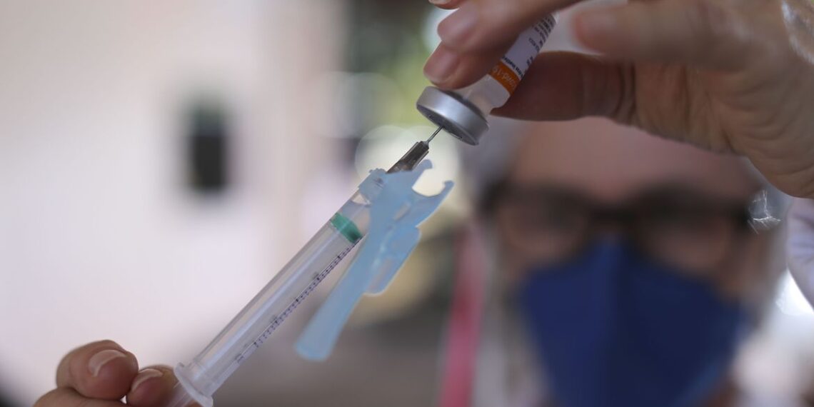 POÇOS DE CALDAS | Pessoas com 36 e 35 anos serão vacinadas contra COVID-19 até sexta (06)