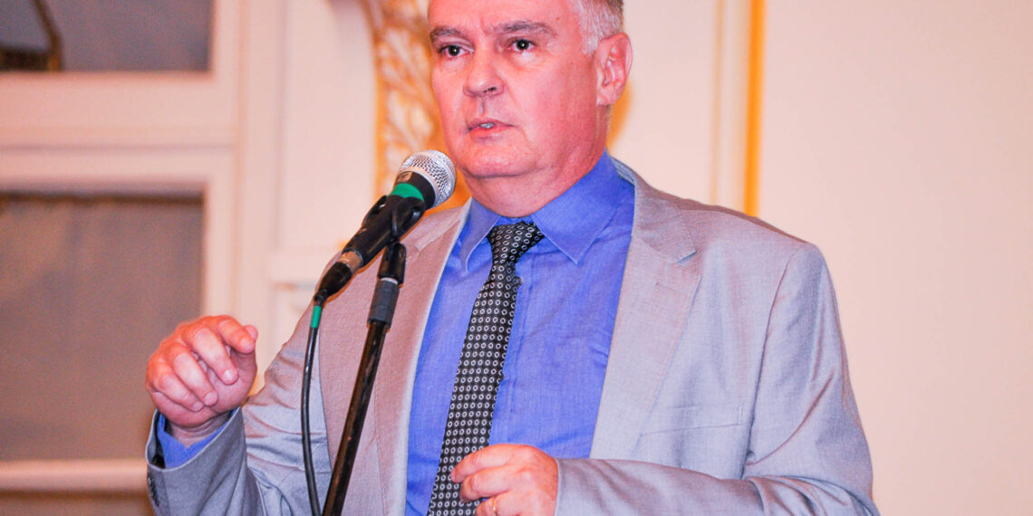 Justiça eleitoral julga improcedentes processos que pediam cassação do prefeito de Poços