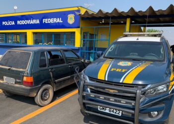 PRF recupera carro roubado em Poços de Caldas e prende motorista