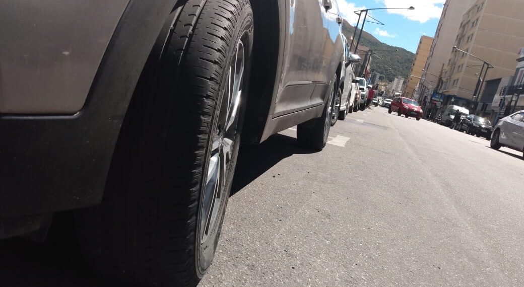 Estacionar na área central de Poços de Caldas está mais caro