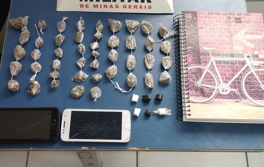 Após serem flagrados com drogas e tentar escondê-las em suas bocas, adolescentes são detidos em Poços de Caldas