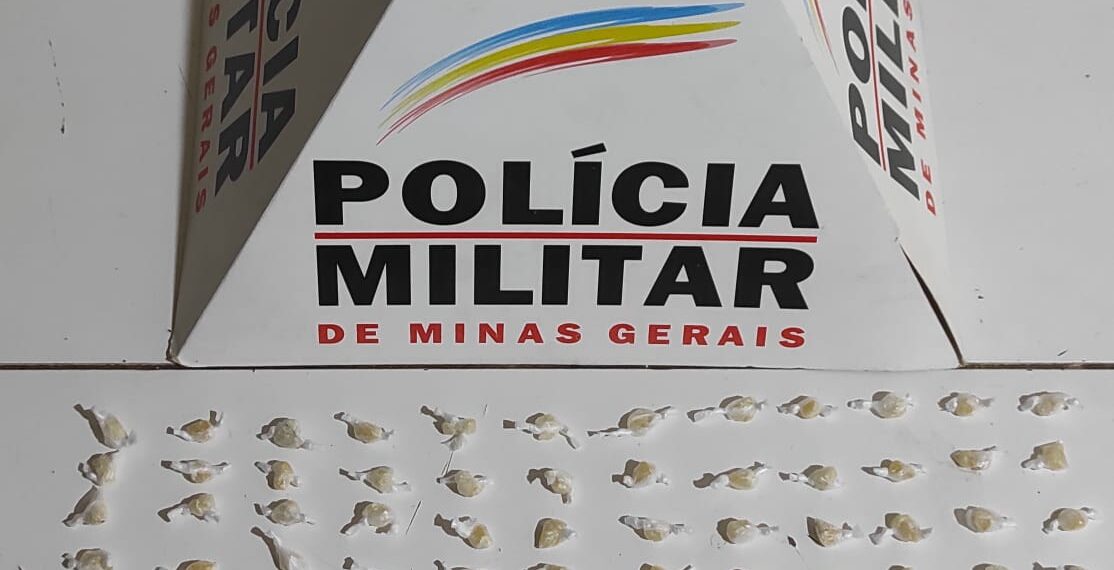 Mulher é presa suspeita de tráfico de drogas