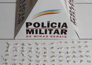 Mulher é presa suspeita de tráfico de drogas