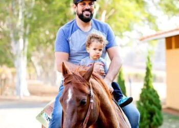 Poços-caldense faz fotos do cantor sertanejo Sorocaba e o filho