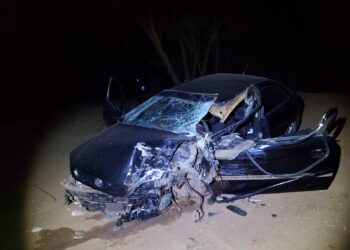 Motorista morre após atingir lateral de caminhão