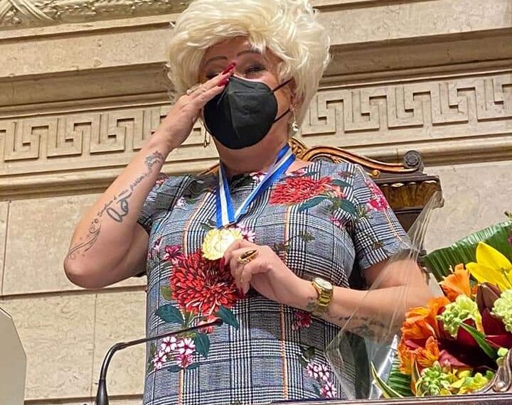 Nany People recebe homenagem com medalha Chiquinha Gonzaga