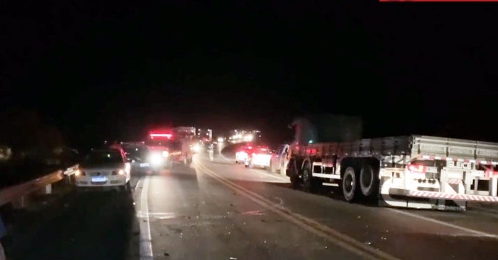 Motorista bêbado colide em dois veículos em rodovia da região