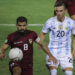 Mesmo vetados pela Anvisa, quatro jogadores argentinos chegam para enfrentar o Brasil