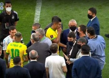 Agentes da Anvisa entram em campo e paralisam Brasil x Argentina