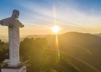 Cristo de Poços de Caldas terá iluminação amarela em campanha contra suicídio