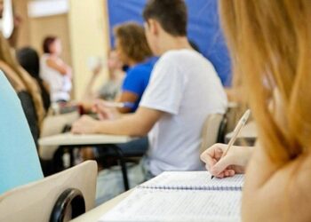 Estudantes não conseguem pagar e Fies soma R$ 7 bilhões em dívidas