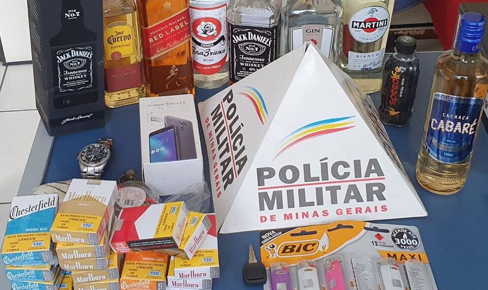 Suspeitos são presos pela PM após furto em bar