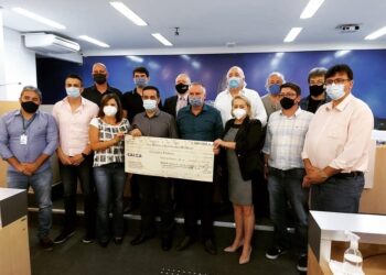 Com devolução de recursos da Câmara, prefeito de Poços anuncia R$ 3 milhões para a Saúde