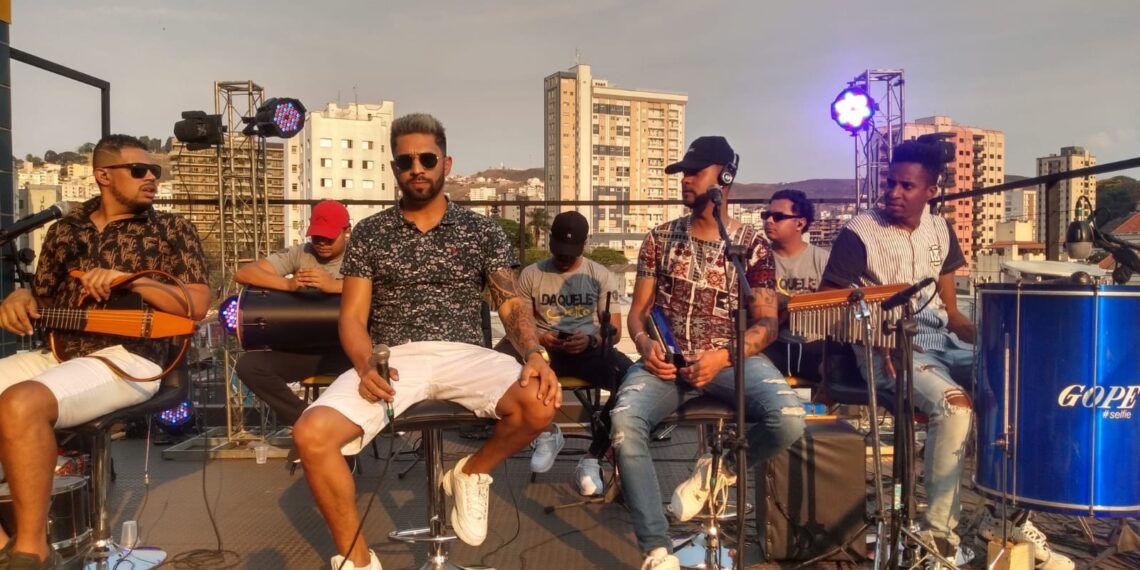 Em novo show, gravado no terraço da Onda, grupo Daquele Jeito comemora 13 anos