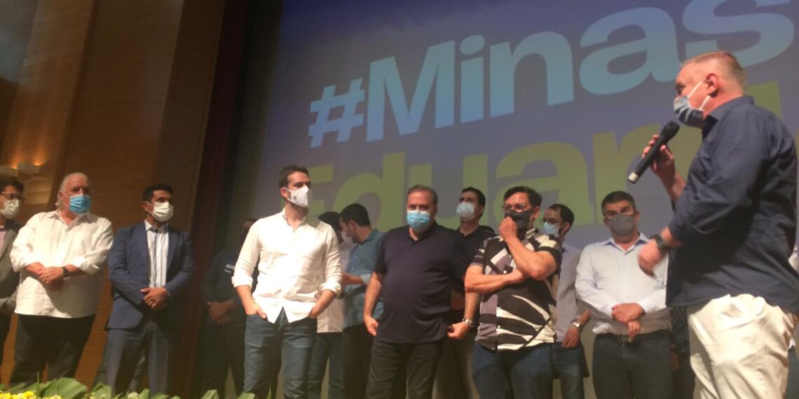 Eduardo Leite se reúne com representantes do PSDB em Poços de Caldas