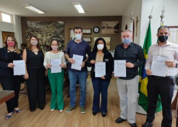 Prefeitura aprova reajuste salarial e aumenta valor de vale-alimentação de servidores em Poços de Caldas