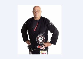 Após 26 dias internação, mestre de jiu-jtsu Paulão Rezende se recupera em casa