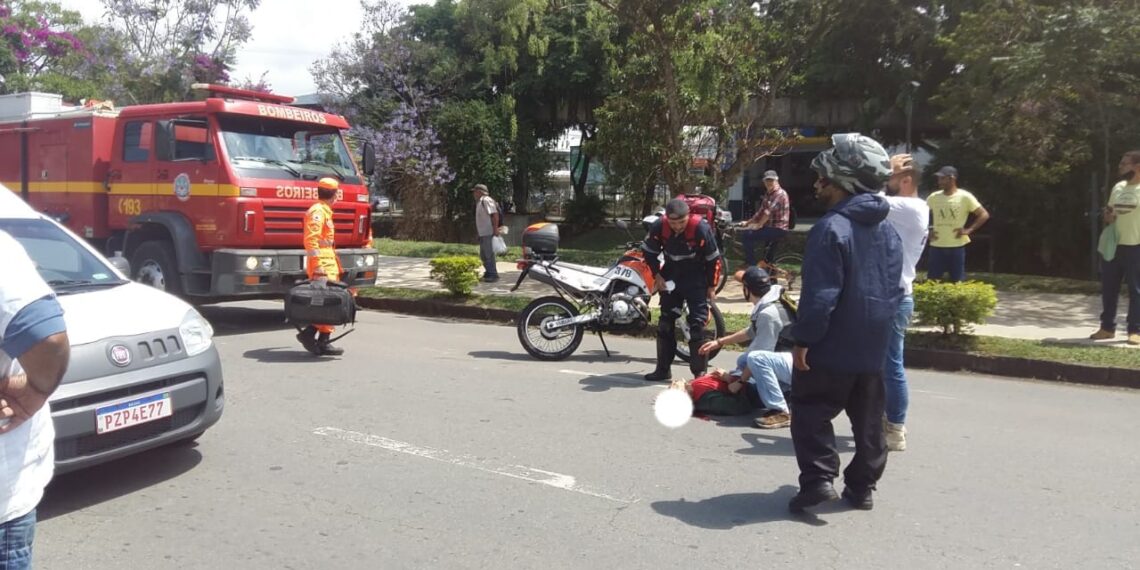 Idoso fica gravemente ferido após ser atropelado por moto em Poços de Caldas