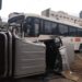 Acidente entre caminhonete e ônibus deixa três pessoas feridas em Poços de Caldas